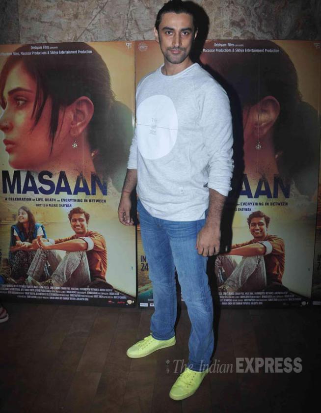 सोनम, परिणीतीने पाहिला ‘मसान’