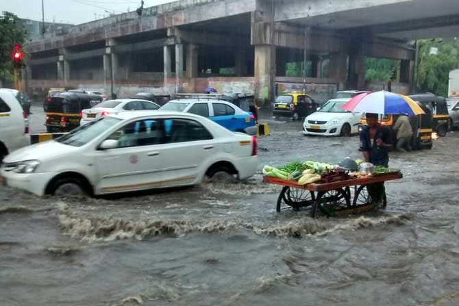 नगर शहरात मुसळधार पाऊस