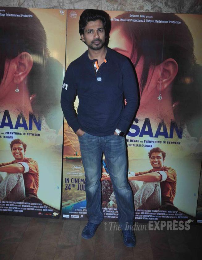 सोनम, परिणीतीने पाहिला ‘मसान’