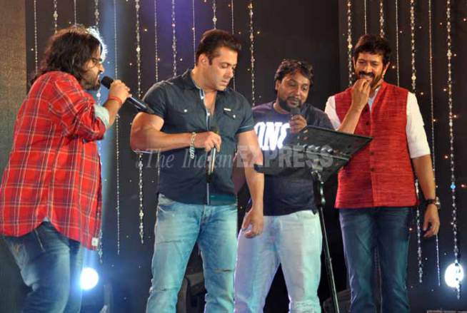 सलमानतर्फे ‘आज की पार्टी’