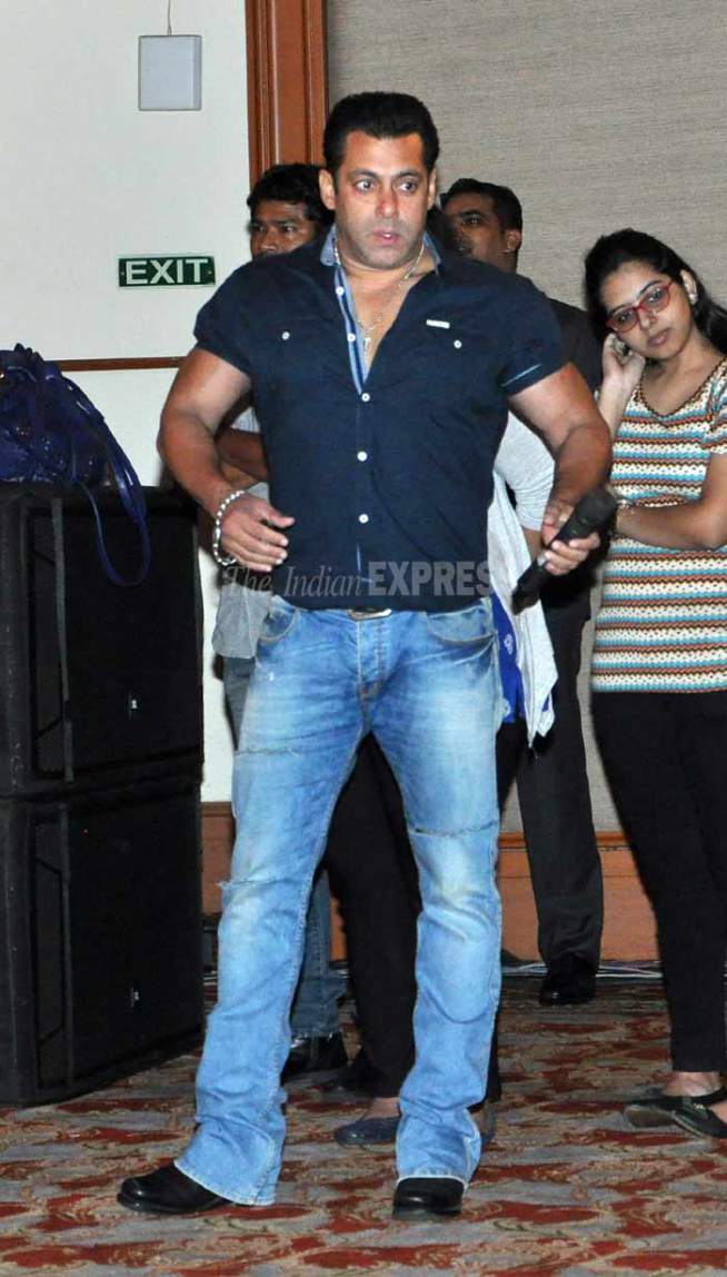 सलमानतर्फे ‘आज की पार्टी’