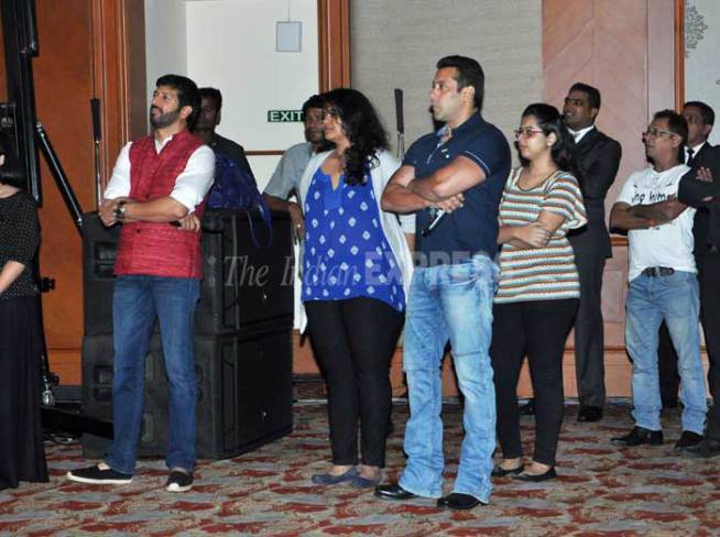 सलमानतर्फे ‘आज की पार्टी’