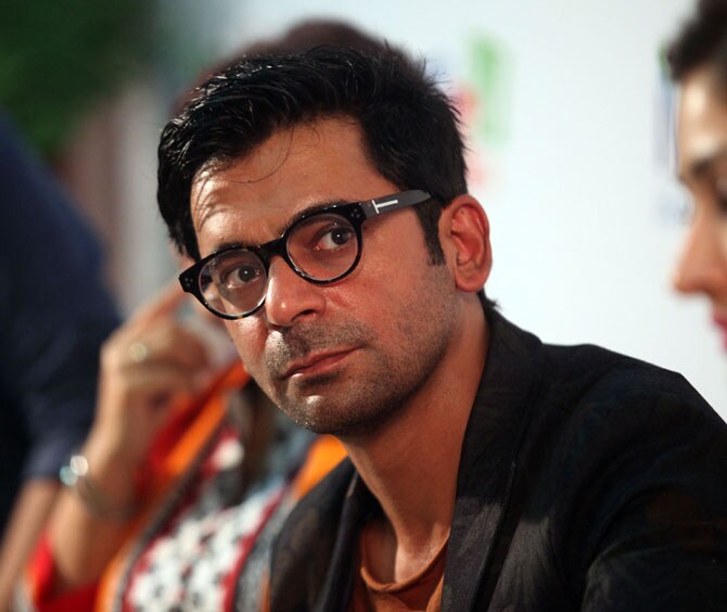 .. या सेलिब्रिटींच्या मोटारीला झाला होता अपघात