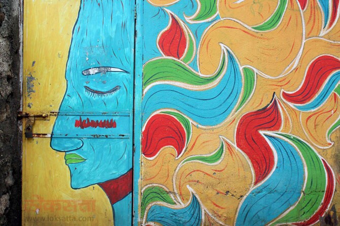 हर दिवार कुछ कहती है