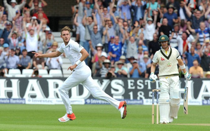 'जशास तसे' हा नॉटिंगहॅमशायरच्या रॉबिन हूडचा वारसा पुढे चालवणाऱ्या ब्रॉडच्या अविश्वसनीय प्रदर्शनाच्या बळावर इंग्लंडने ऑस्ट्रेलियाचा पहिला डावात अवघ्या ६० धावांत खुर्दा उडवला.