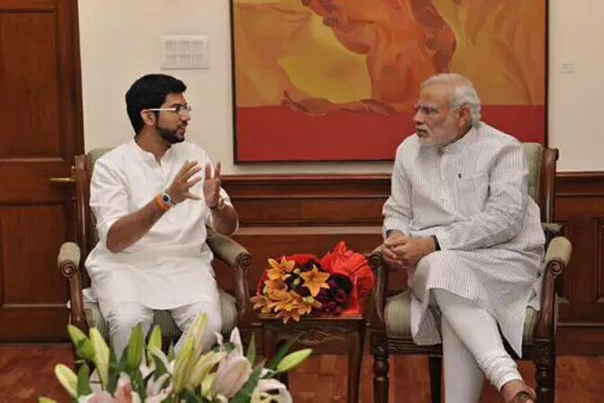 युवासेना अध्यक्ष आदित्य ठाकरे यांनी पंतप्रधान नरेंद्र मोदी यांची भेट घेतली.