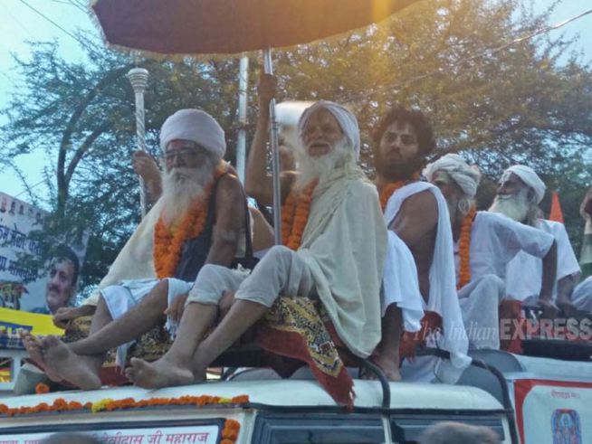 कुंभमेळाः शाहीपर्वास मंगलमय प्रारंभ…