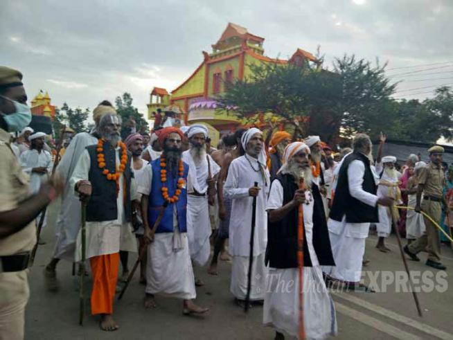 कुंभमेळाः शाहीपर्वास मंगलमय प्रारंभ…