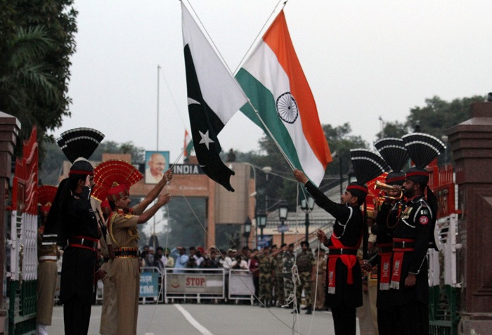 स्वातंत्र्य दिनी पाकिस्तानी जवानांच्या शुभेच्छा व मिठाई न स्वीकारण्याचा निर्णय