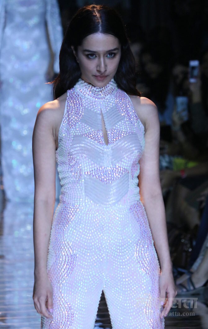 एलएफडब्ल्यू २०१५: श्रद्धाच्या विविध अदा