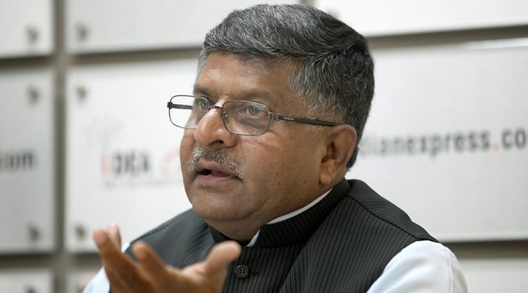 Ravi Shankar Prasad, काँग्रेस नेते शशी थरुर यांनी राष्ट्रीय स्वयंसेवक संघाच्या कार्यकर्त्याच्या हवाल्याने मोदींची तुलना विंचवाशी केल्याने त्यांच्यावर टीकेची झोड उठली आहे. Express photo by Ravi Kanojia.