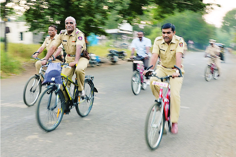 पोलिसांची जनमानसातील प्रतिमा सुधारावी यासाठी शहर पोलिसांनी विविध उपक्रमांच्या माध्यमातून आपला जनसंपर्क वाढविण्यास सुरुवात केली आहे.