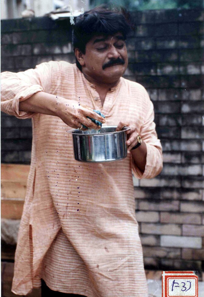 चित्रपटसृष्टीत लक्ष्मीकांत यांनी पाऊल ठेवले आणि बघता बघता लक्ष्मीकांत बेर्डे हे लहानथोरांचा ‘लाडका आणि हवाहवासा लक्ष्या’ बनले. अचूक टायमिंगमुळे कॉमेडी भूमिकांवर लक्ष्मीकांत यांची विशेष पकड होती.