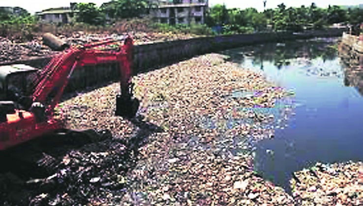 नाल्यांच्या सफाईत कंत्राटदारी अडथळा!