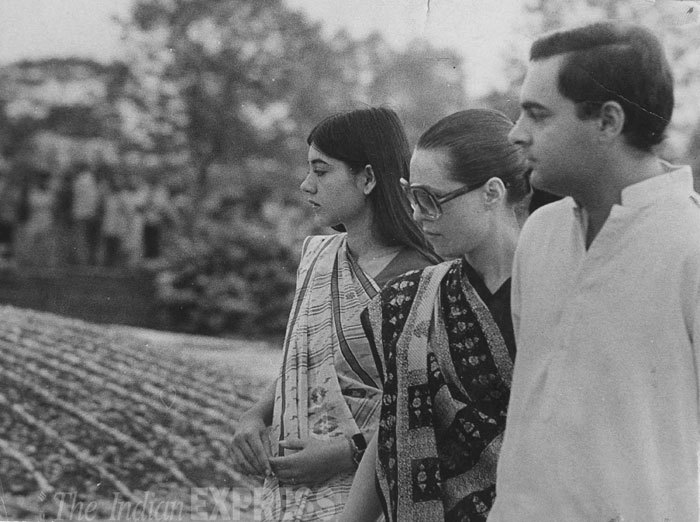 वहिनी मनेका गांधीबरोबर सोनिया आणि राजीव गांधी (एक्स्प्रेस संग्रहित छायाचित्र, छाया - आर. के. शर्मा)