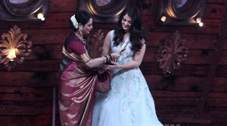 Aishwarya Rai Bachchan, Rekha, Amitabh Bachchan , Stardust awards , Bollywood, Loksatta, Loksatta news, Marathi, Marathi news