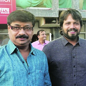  ज्येष्ठ नाटय़ दिग्दर्शक चंद्रकांत कुलकर्णी, ‘भद्रकाली नाटय़ संस्थे’चे प्रसाद कांबळी 