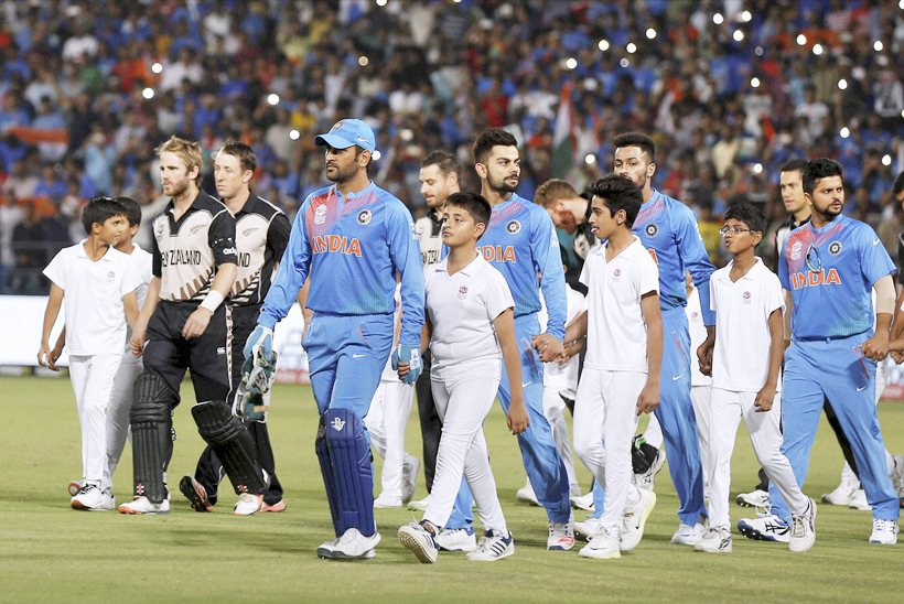 Nagpur:India and New Zealand team arrives at ground ahead of ICC T20 World Cup match at VCA stadium in Nagpur on Tuesday.PTI Photo(PTI3_15_2016_000324a)