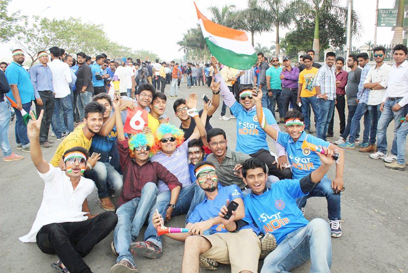 Nagpur: Indian cricket fans during the T20 World Cup match between India and New Zealand at VCA stadium in Nagpur on Tuesday. PTI Photo (PTI3_15_2016_000278A)