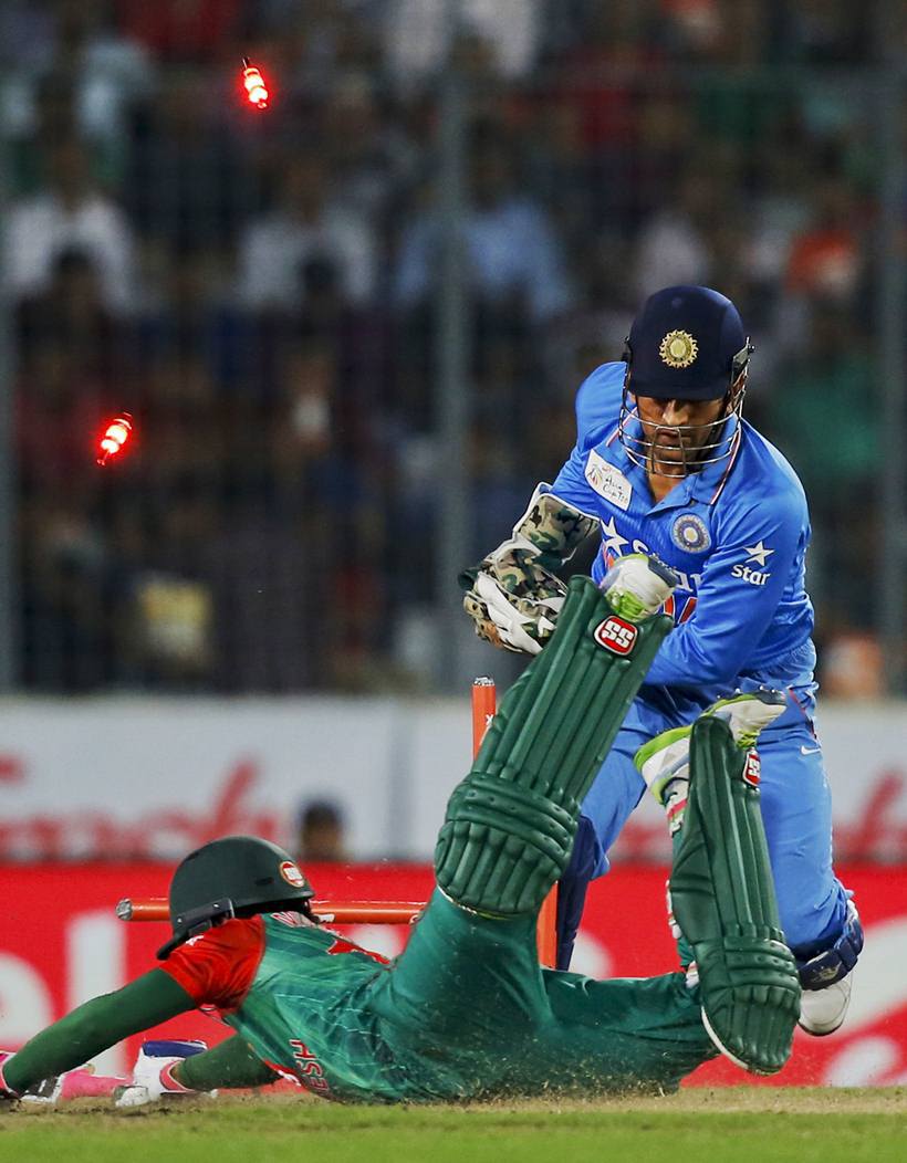 भारताने नाणेफेक जिंकत बांगलादेशला फलंदाजीला पाचारण केले आणि त्यांनी महमुदुल्लाहच्या झंझावाती नाबाद खेळीच्या जोरावर १५ षटकांत १२० धावा उभारल्या.