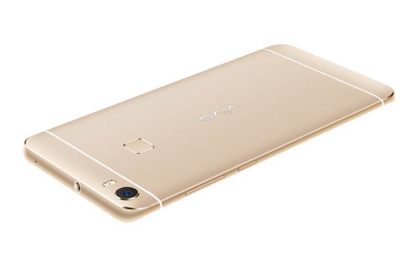 'आयफोन ६ एस' प्रमाणेच 'विवो'चा हा स्मार्टफोन सोनेरी रंगात देखील उपलब्ध करून देण्यात आला आहे. (छाया- विवो)
