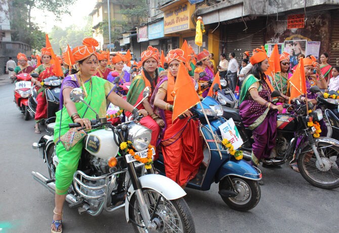 चैत्र शुद्ध प्रतिपदा अर्थात गुढीपाडवा सण मुंबईसह संपूर्ण राज्यभरात मोठ्या उत्साहात साजरा केला गेला. मराठी बांधवांनी नववर्षाचे मोठ्या जल्लोषात आणि थाटात स्वागत केले. ठिकठिकाणी स्वागत यात्रांचे आयोजन करण्यात आले होते. ढोल, ताशे, बाईक रॅली आणि समाजप्रबोधन करणाऱया चित्ररथांचा स्वागत यात्रेत समावेश होता. (छाया- गणेश जाधव )