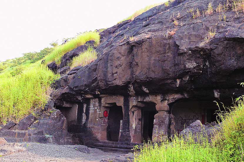 इतिहास आणि शिल्पकलेची आवड असणाऱ्यांसाठी हे एक उत्तम ठिकाण.