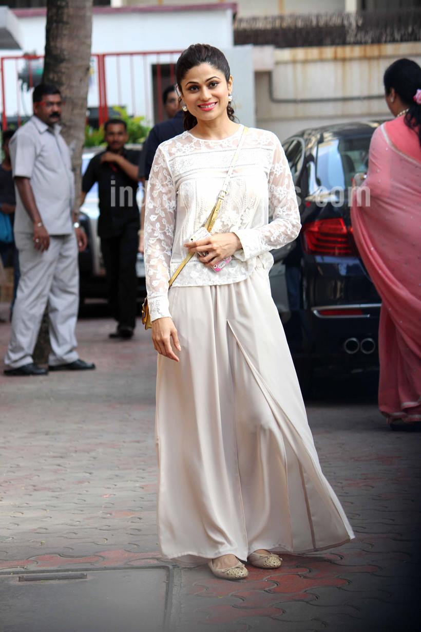 शिल्पा शेट्टीची बहिण शमिताने विआनच्या बर्थ डे पार्टीसाठी ऑफ व्हाईट रंगाचे ड्रेस परिधान केला होता. (छाया- वरिन्दर चावला)