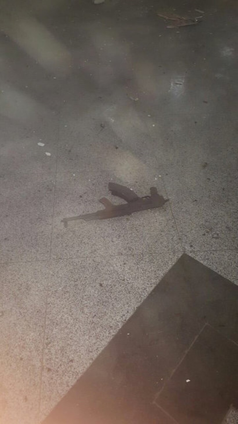 दहशतवाद्यांच्या हल्ल्यात आतापर्यंत ३६ जण ठार, तर दीडशेहून अधिक जखमी झाले आहेत.