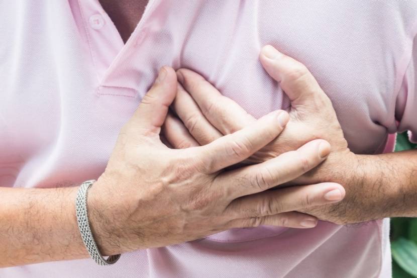 हृदयाला रक्तपुरवठा करणाऱ्या धमन्या या हळूहळू आकुंचन पावतात किंवा त्या काम करणे थांबवतात. यामुळे रक्तपुरवठ्याला अडथळा निर्माण होतो. हृदयविकार झटक्याची ही पहिली पायरी आहे.