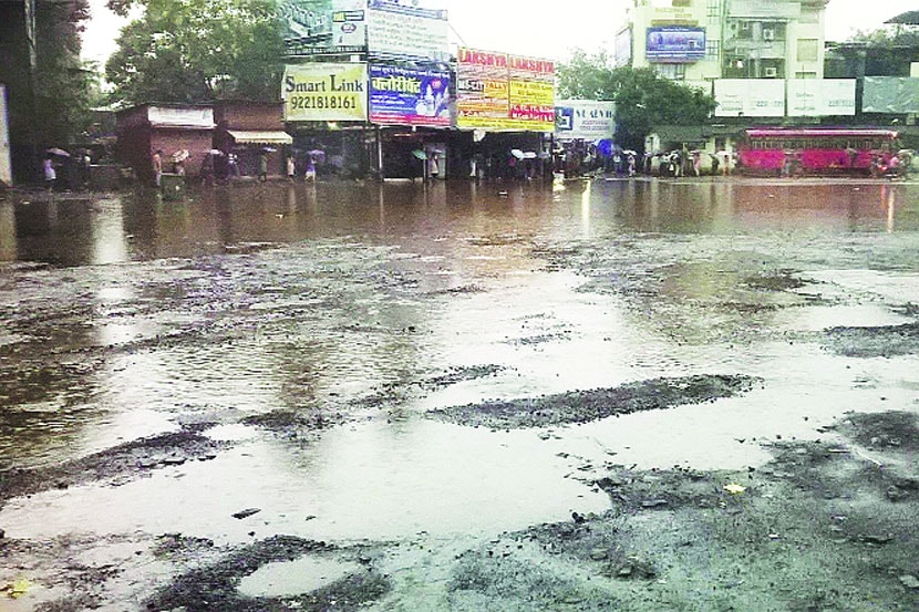 पालिकेच्या वादात रस्ते रखडणार!