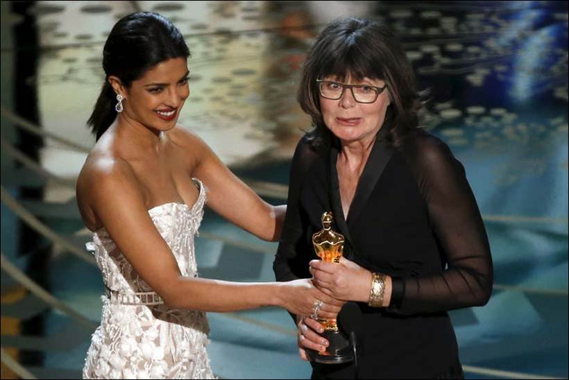 प्रियांकाने ऑस्कर पुरस्कार सोहळ्यालाही उपस्थिती लावली होती. तिच्या हस्ते मार्गारेट सिक्सेल यांना सर्वोत्कृष्ट चित्रपट एडिटरचा पुरस्कार देण्यात आला होता.