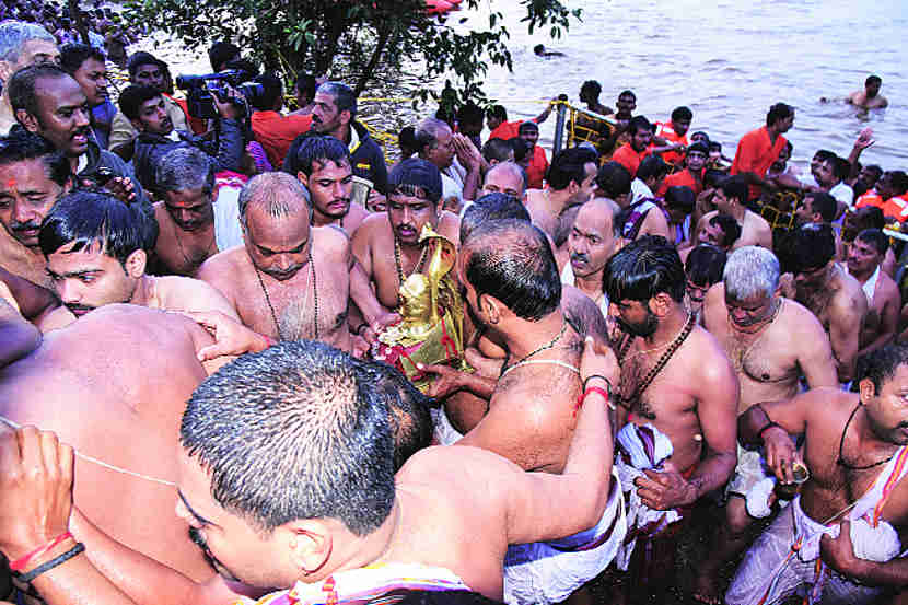 कन्यागत महापर्व की ठेकेदार-अधिकाऱ्यांचे विकासपर्व