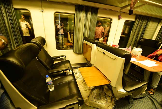 यासाठी आर.डी.एस.ओ.च्या अभियंत्यांचे पथक ठेवण्यात येणार आहे. तसेच स्पेनमधूनही अभियंत्यांचा गट यासाठी उपस्थित राहणार आहेत. (छाया- निर्मल हरिंद्रन)