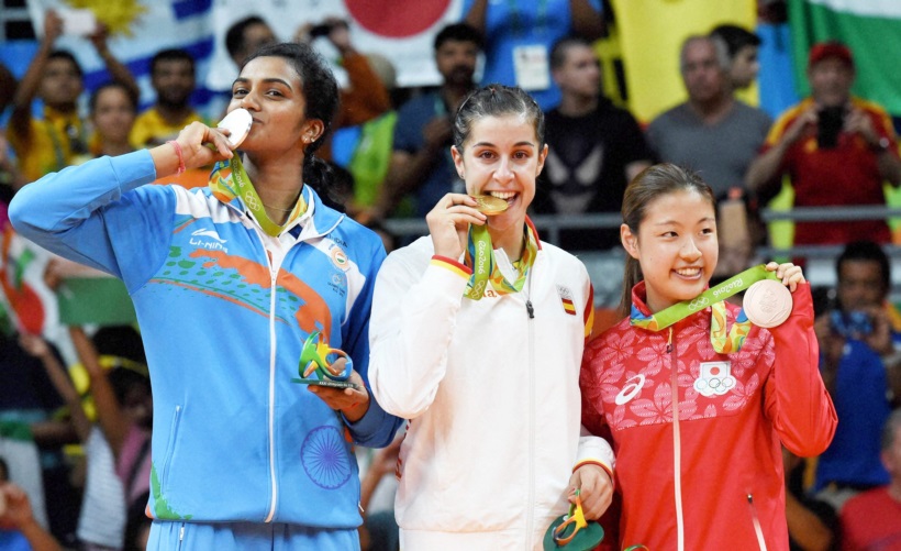 रिओ ऑलिम्पिकमध्ये महिला बॅडमिंटन स्पर्धेत भारतीय खेळाडू पी.व्ही.सिंधू हिने रौप्य पदकाची कमाई केली.