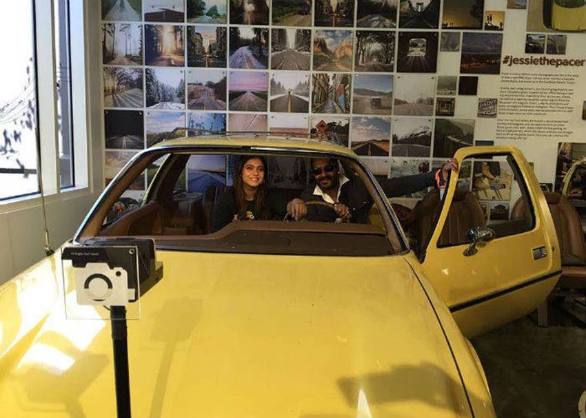 फेसबुकच्या कार्यालयात अजय आणि काजोलने पिवळ्या रंगाच्या कारमध्ये बसून छायाचित्र काढले. (Photo: Instagram)
