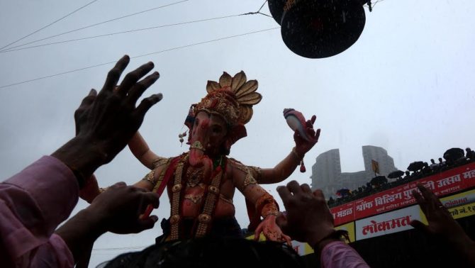 मुंबईचा राजा, गणेशगल्ली (छाया सौजन्य: प्रशांत नाडकर)