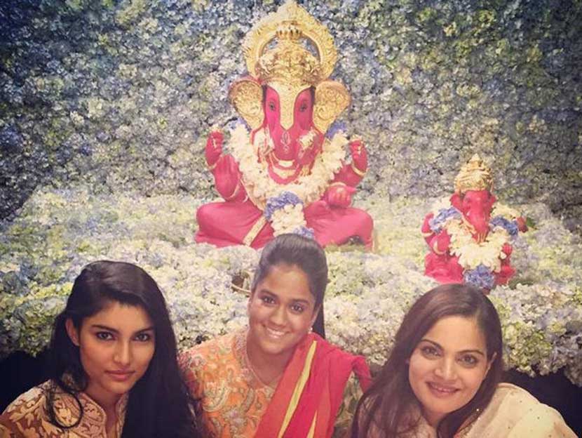 खान खानदानाचा गणपतीबीबत नेहमीच सगळ्यांना उत्सुकता असते.