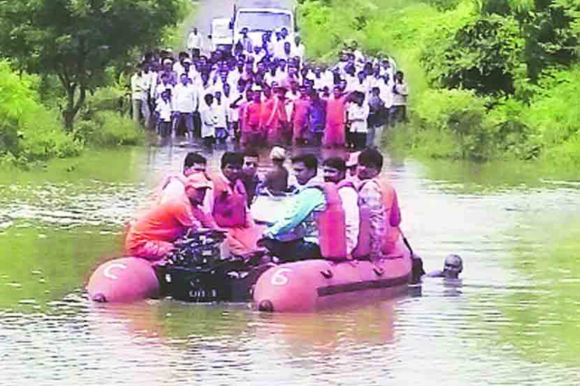 मराठवाडय़ात पूर आला आणि गेला, तसे  औरंगाबादच्या मंत्रिमंडळ बैठकीचे होऊ नये