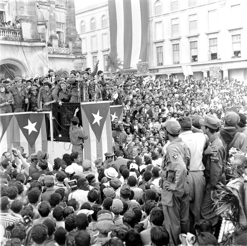 जगभरात चर्चिल्या गेलेल्या या क्रांतीनंतर तब्बल अर्धशतकाहून अधिक काळ फिडेल यांनी क्युबावर अधिराज्य गाजवले.