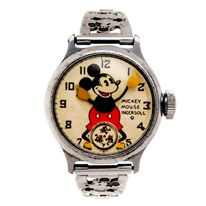मिकी माऊसचे घड्याळ हे सर्वात जास्त गाजलेले मिकी माऊस प्रॉडक्ट ठरले आहे. १९३३ मध्ये 'इंगरसोल वॉटरबरी कंपनी' तर्फे हे घड्याळ सर्वप्रथम बनवले असून २.९५ यूएस डॉलर्सना ते विकण्यात आले होते