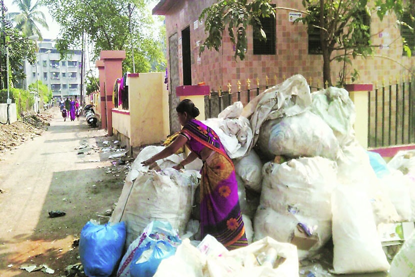 कचरावेचक महिलांच्या समस्यांचा ‘दृष्टी’वेध घेणार