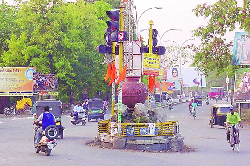 हस्तांतर योजनेआडून मद्यविक्री दुकाने वाचवण्याची भाजपची धडपड