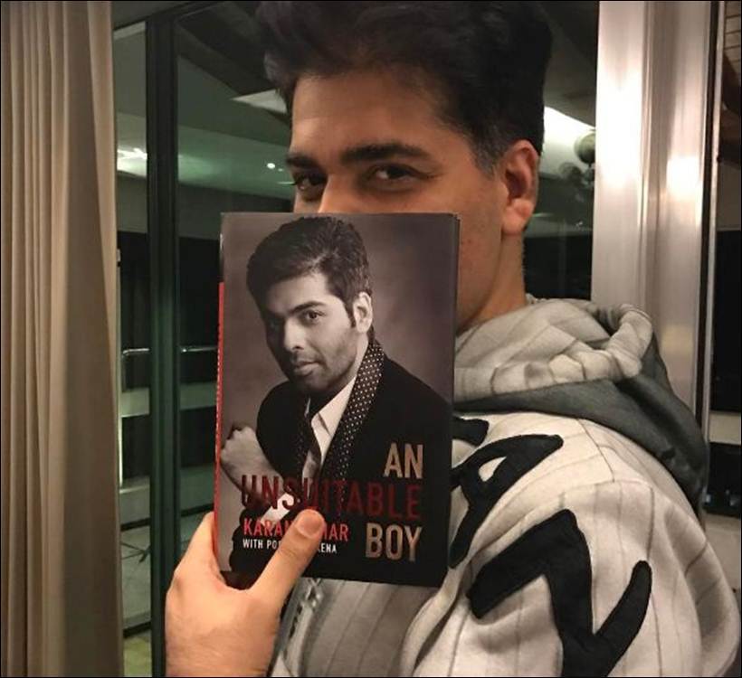 यावेळी पार्टीला आलेल्या मलायका अरोराने एक फोटो पोस्ट करत 'माय ओन्ली अनसुटेबल बॉय' असे कॅप्शन त्यासोबत लिहिले. (छाया सौजन्य- Varinder Chawla / Instagram)