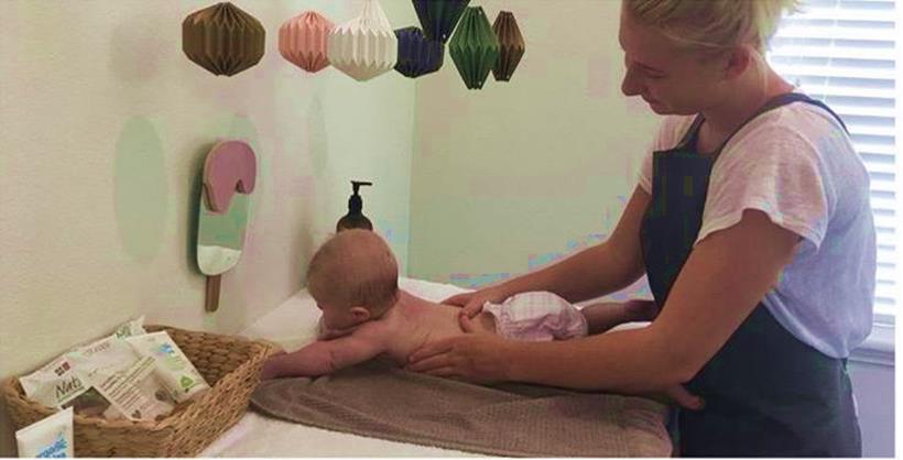 बाळाचे लाड करण्याचा एक नाविन्यपूर्ण प्रकार या स्पाच्या निमित्ताने प्रचलित होताना दिसतो आहे. (Source: Baby Spa Perth/Facebook)