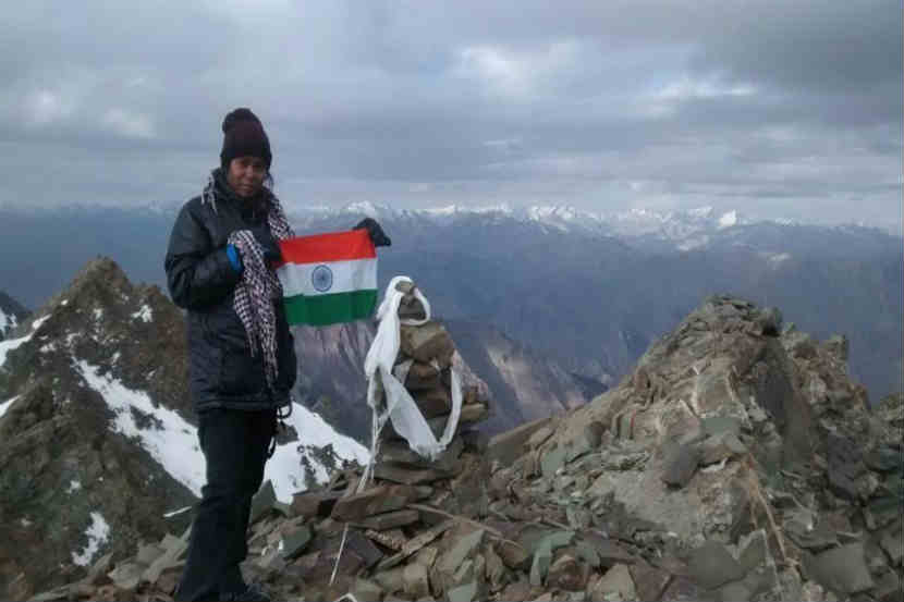 ५ हजार मीटर उंचीचे जगातले पाच शिखर सर करून तिने सा-या जगांचे लक्ष वेधले आहे (छाया सौजन्य : सबिता महतो/ फेसबुक) 
