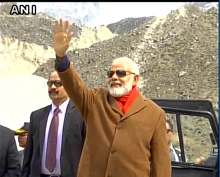 PM , Prime Minister Narendra Modi , Modi offers prayers at Kedarnath temple , Uttarakhand , Loksatta, Loksatta news, Marathi, Marathi news