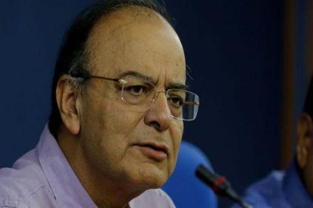 Arun Jaitley : शेतकऱ्यांना कर्जमाफी दिलेल्या राज्यांनी स्वबळावर निधी उभारावा-अरूण जेटली