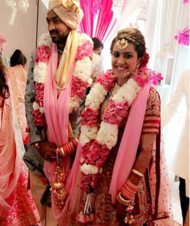 कृणालने त्याची प्रेयसी पंखुरी शर्मा हिच्याशी विवाह केला. (छाया सौजन्य : वरिन्दर चावला, सोशल मीडिया)