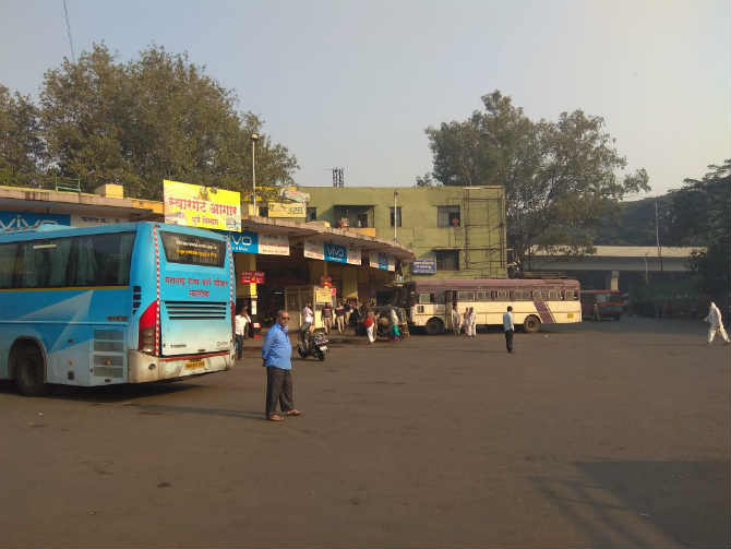 भीमा कोरेगाव हिंसाचाराच्या निषेधार्थ राज्यात कडकडीत बंद पाळण्यात आला आहे.